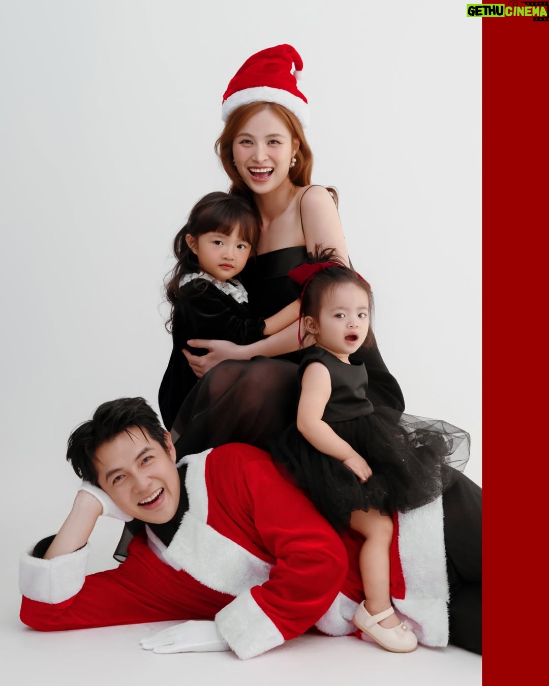Dong Nhi - 26.1K Likes - Dear Santa Thắng 🎅🏻, 
We love you 💋❤️

#nhithangfamily
