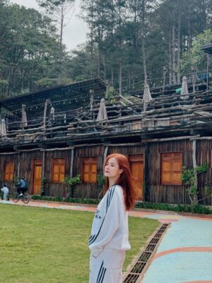 Dong Nhi Instagram - Dį»p cuį»i nÄm nĆ o cÅ©ng phįŗ£i tį»± thʰį»ng cho gia ÄƬnh nhį» mį»t chuyįŗæn Äi vui vįŗ» vĆ ngįŗp trĆ n tiįŗæng cʰį»i bĆŖn nhau š„³š„³ā¤ļøā¤ļø
#nhithangfamily