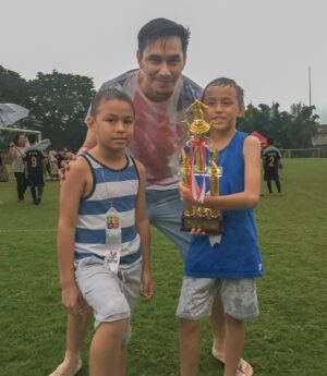 Donna Agnesia Instagram - 2016…✨
Wow, udah 10 tahun aja. Ada sedihnya, kehilangan, tapi banyak juga senangnya. Share yang happy2 aja yaa.
Most of all udah pasti bareng sama @dagnesia & kiddos 🤗❤️
Lio & Diego masih konsisten di bola. ⚽️
Tahun kedua merintis PH dan bikin web series perdana, yup @arya.saloka sebelum jadi Aldebaran 🤩
Pertama kali ajakin anak2 camping & road trip, dan masih banyak lagi… yaah di swipe aja yaa. 😊
#2016
