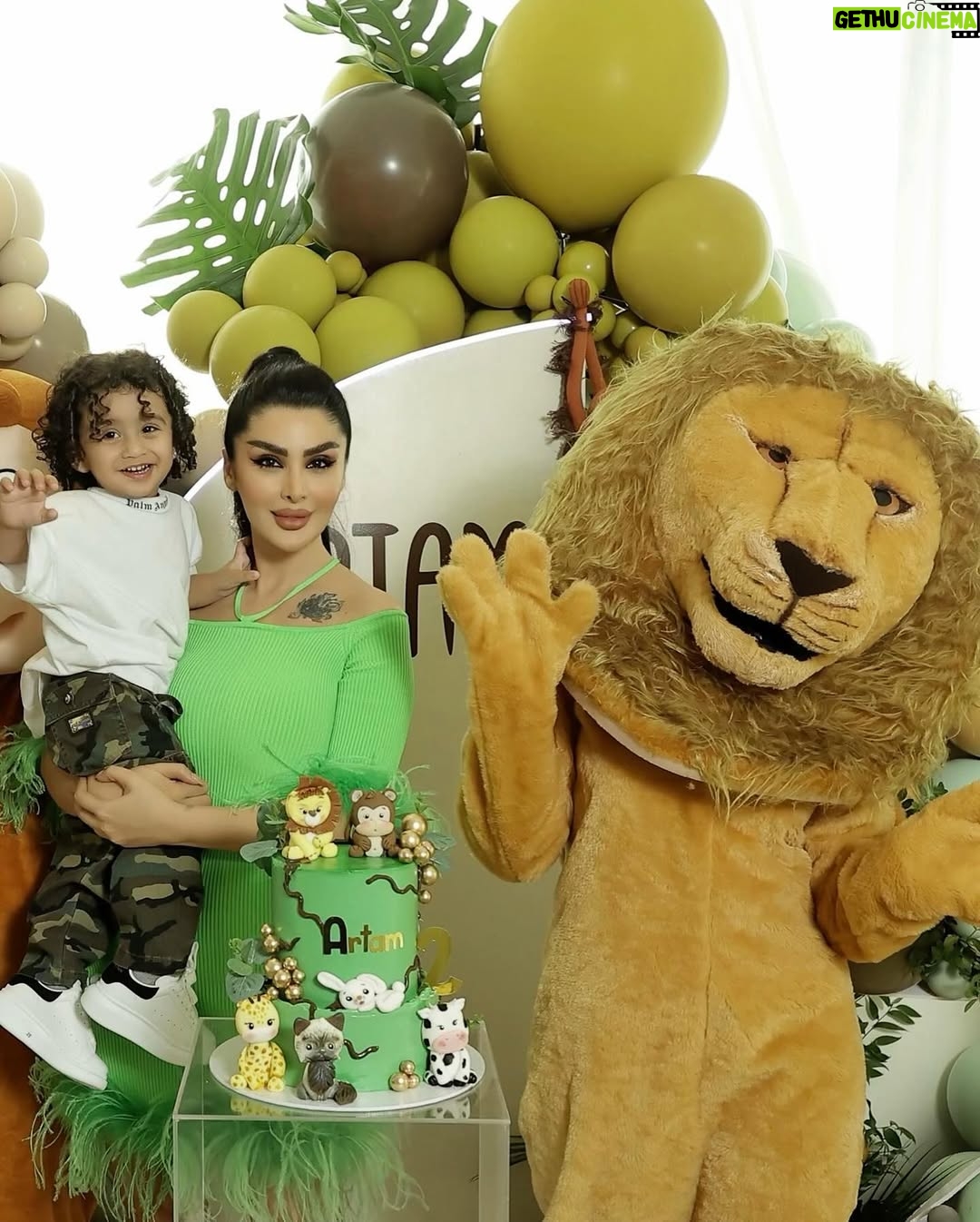 Donya Jahanbakht - 773.5K Likes - تولد دو سالگيت مبارك آرتامم(ورق بزنيد)💚 @artam
