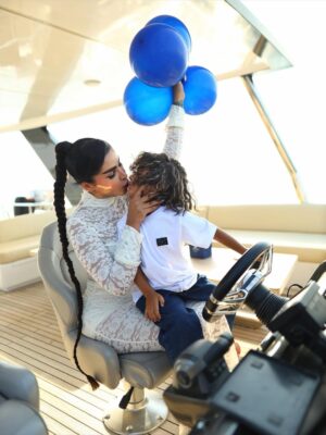 Donya Jahanbakht Instagram - آرتام من تولد چهار سالگيت مبارك💕 @artam  ورق بزن 
#birthday