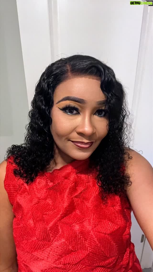 Doris Simeon - 630 Likes - #letsthrowitback to so many years ago 
Just to give thanks to God for grace, growth, success and progression in our lives 
#happynewmonth and #happy holidays to come @slkomedy thank you for sending me this video @saidibalogun we made history thank you for believing in me. 
Who can remember the title of this movie? 😁😁😁 I may give to some money you can’t tell oh.