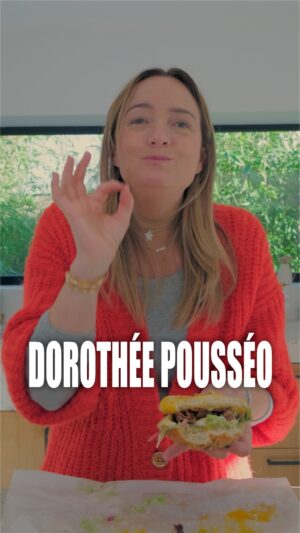 Dorothée Pousséo Instagram - One Dwich #206 🥖
Le Burger Quinn 🥓🍳🥑

J’ai cuisiné le onedwich de @dorothee.pousseo ! 

Elle a prêté sa voix à tellement de personnages que si tu la connais pas, tu la connais quand même ! 
Je pense que la première fois que j’ai entendu sa voix c’était pour le personnage de Diana Lombard dans Martin Mystère (énorme banger ce dessin animé au passage), j’avais 8 ans 🥹
Et toi c’était quand ? 

Recette : 

Pain burger
Moutarde miel
Poitrine fumée
Oeuf au plat
Cheddar
Tabasco
Pickles d’oignons rouges
Mélange Avocat cream cheese

Merci Dorothée pour ta participation 🫶

#onedwich #sandwich #harleyquinn #dorotheepousseo