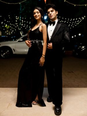 Drashti Bhanushali Instagram - The kind of bond you don’t have to explain. 🧿
.
.
.
.
Wardrobe Courtesy: @trendy_bespoke_pvtltd @erazzlondon
Styled by: @alok.agarwal.79275 @dimple_m_soni