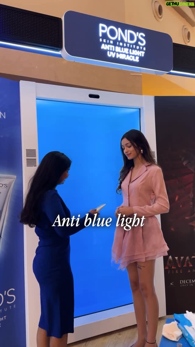 Drashti Bhanushali - 5.5K Likes - Come spend a chill day with me movie, popcorn… and a big skin reality check 
Turns out it’s not just the sun, screens bhi skin ko affect karti hain.
Glad I discovered the POND’S Anti Blue Light Tinted Sunscreen lightweight, blends easily & keeps protection ON ✨
#PondsIndia #SkinProtection #BlueLightProtection #SPF50 #PondsPartner PondsSkincare