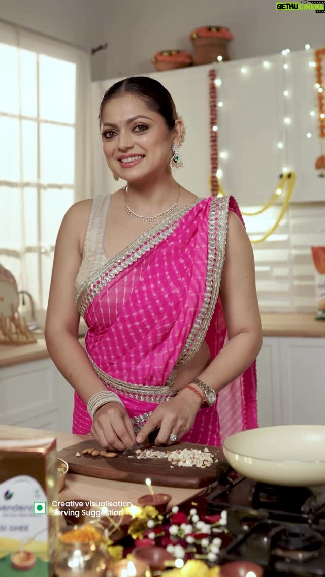 Drashti Dhami - 143.1K Likes - Iss Diwali banao naya ritual, naye sathi Independence Desi Ghee ke saath - jiski sohni sohni khushboo dilaye ghar wale ghee ki yaad. 🪔💛

#IndependenceDesiGhee #AchaKhaanShuruwaatSahi #KhaaneMeinSamjhautaNahi #Diwali2025 #Diwali #NeverCompromise #GoodFoodRightStart #DrashtiDhami