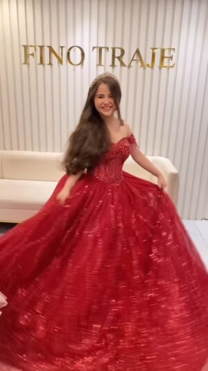 Duda Batista Instagram - E você? Também tem esse sonho? Então, conte pra mim , qual desses vestidos da @finotrajemodafesta você usaria?
Contato:
(21)98262-1956/3689-7587
šEndereƧo: Avenida Dom HĆ©lder
CĆ¢mara, 5200, sala 401.
Torre do norte shopping.
#vestido #15daduda #xvdaduda #debutantes #dudabatista
