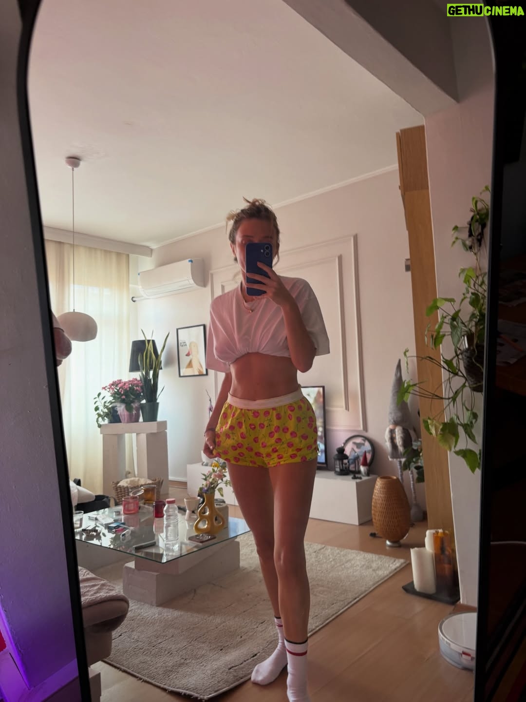 Ecem Karavus - 8K Likes - Best mirror selfie of 2025 ✨