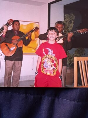 Edith Márquez Instagram - No necesita ser su cumpleaños,para decirles a mis hijos cuánto los amo, lo feliz que me hicieron desde el día en que pude tenerlos entre mis brazos, y poder tener el orgullo de ser su ma, ellos han sido mis grandes compañeros de vida, he podido no solo enseñarles, también he podido aprender de ellos.
Me acuerdo cuando los vi por primera vez supe que era la verdadera felicidad en la vida, y también tenía mucho miedo de poder desempeñar el papel más importante que he tenido en la vida, de la mejor manera.
Los amo demasiado, INCONDICIONAL Y PROFUNDAMENTE !!!! Son lo más hermoso que tengo en esta vida ! Le pido a Dios me los llene siempre de salud, lo demás uno lucha para lograrlo! Los amo hijos míos !! @nicolas.san.mar y @capitanbastian 💙💙🥰🥰😍😍🎁🎁🎉🎉🎈🎈🎂🎂🎊🎊🤩🤩🍾🍾🙏🏻🙏🏻