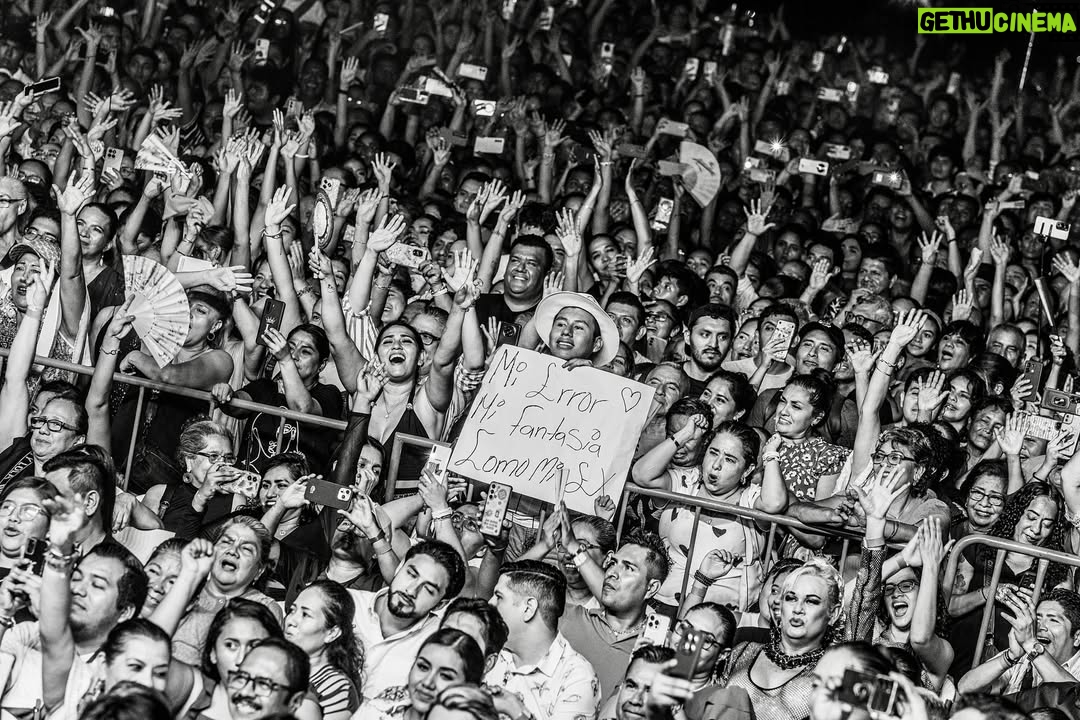 Edith Márquez - 1.4K Likes - ¡Gracias Acapulco, por tantos recuerdos y ustedes mis Marquezos de Guerrero,  los amo!💖✨

Fotografía: @drianavera