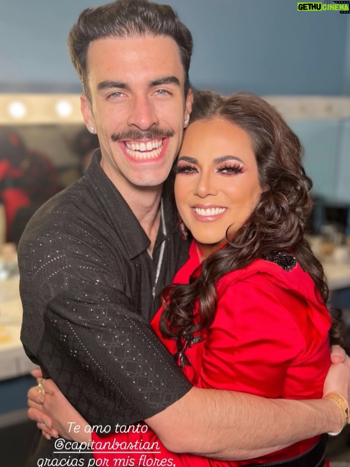 Edith Márquez - 4.3K Likes - No necesita ser su cumpleaños,para decirles a mis hijos cuánto los amo, lo feliz que me hicieron desde el día en que pude tenerlos entre mis brazos, y poder tener el orgullo de ser su ma, ellos han sido mis grandes compañeros de vida, he podido no solo enseñarles, también he podido aprender de ellos.
Me acuerdo cuando los vi por primera vez supe que era la verdadera felicidad en la vida, y también tenía mucho miedo de poder desempeñar el papel más importante que he tenido en la vida, de la mejor manera.
Los amo demasiado, INCONDICIONAL Y PROFUNDAMENTE !!!! Son lo más hermoso que tengo en esta vida ! Le pido a Dios me los llene siempre de salud, lo demás uno lucha para lograrlo! Los amo hijos míos !! @nicolas.san.mar y @capitanbastian 💙💙🥰🥰😍😍🎁🎁🎉🎉🎈🎈🎂🎂🎊🎊🤩🤩🍾🍾🙏🏻🙏🏻