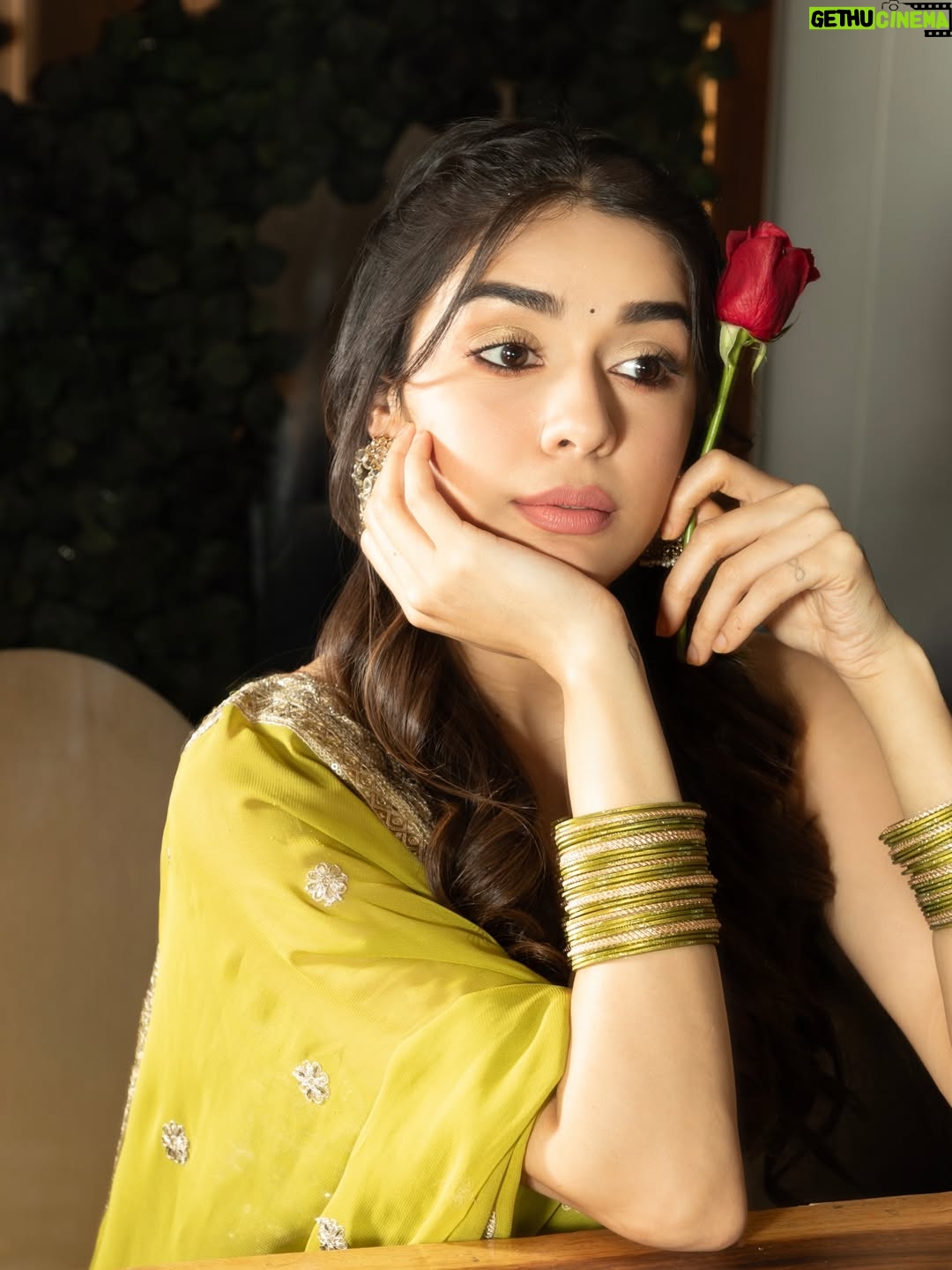 Eisha Singh - 316.8K Likes - दिवाने …. 🤍
.
.
.
#EishaSingh #EishasTribe