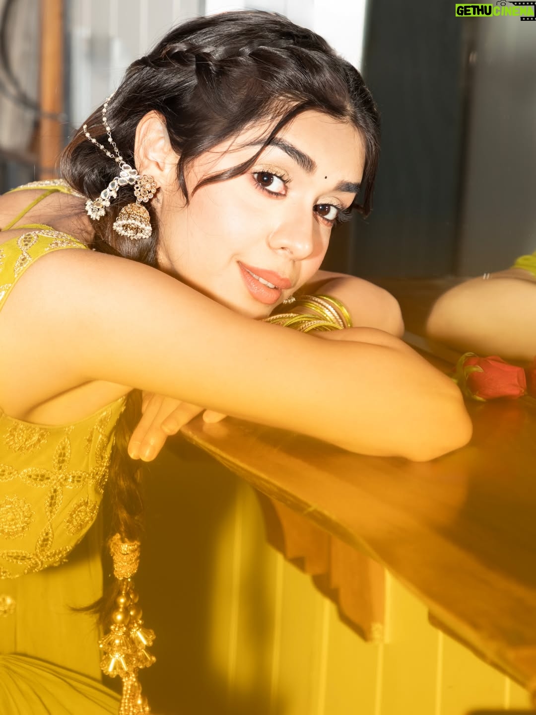 Eisha Singh - 316.8K Likes - दिवाने …. 🤍
.
.
.
#EishaSingh #EishasTribe