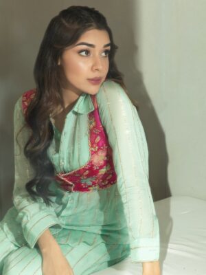 Eisha Singh Instagram - Taareya naal bhareya veda….💕
.
.
.
Shot by : @photographybyafn 

#EishaSingh #EishasTribe