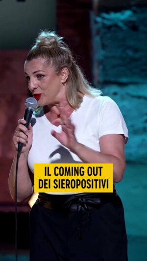 Elena Di Cioccio Instagram - Prima regola: non compatire! 
#StandUpComedy nuova stagione, ogni martedì alle 22:00 su #ComedyCentralItalia, (Sky 129, Sky Glass 121) e in streaming su NOW