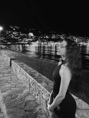 Elena Pieridou Instagram - Άνδρος αρχόντισσα! 💙