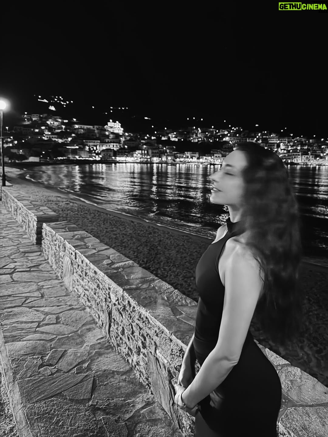 Elena Pieridou - 4.9K Likes - Άνδρος αρχόντισσα! 💙