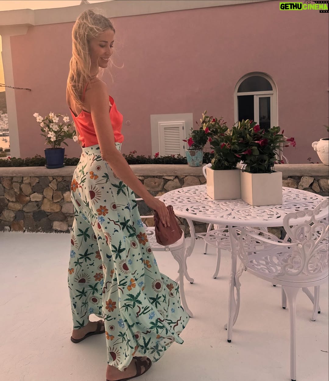 Elena Santarelli - 17.1K Likes - Unposted 🍒