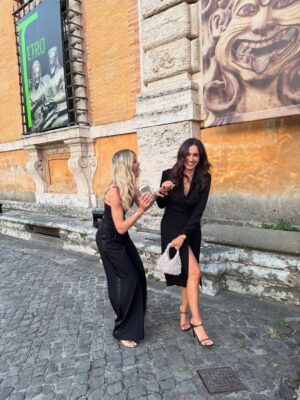 Elena Santarelli Instagram - Villa Giulia 

@anlaids_lazio 

#charityevent 

Friends @ezia.mod @caterinabalivo @lorenzodelia