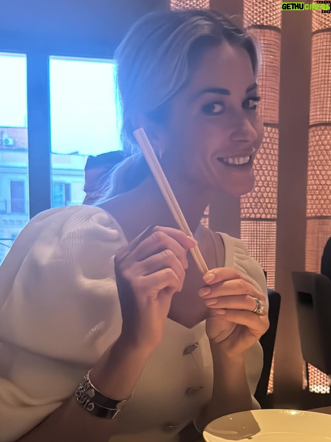 Elena Santarelli - 14.9K Likes - Le foto di Greta a mamma e papà 💫