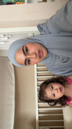 Elfira Loy Instagram - Unboxing blind box from @mirafilzahmy . Aunty @mfmirafilzah tolong lah eh please