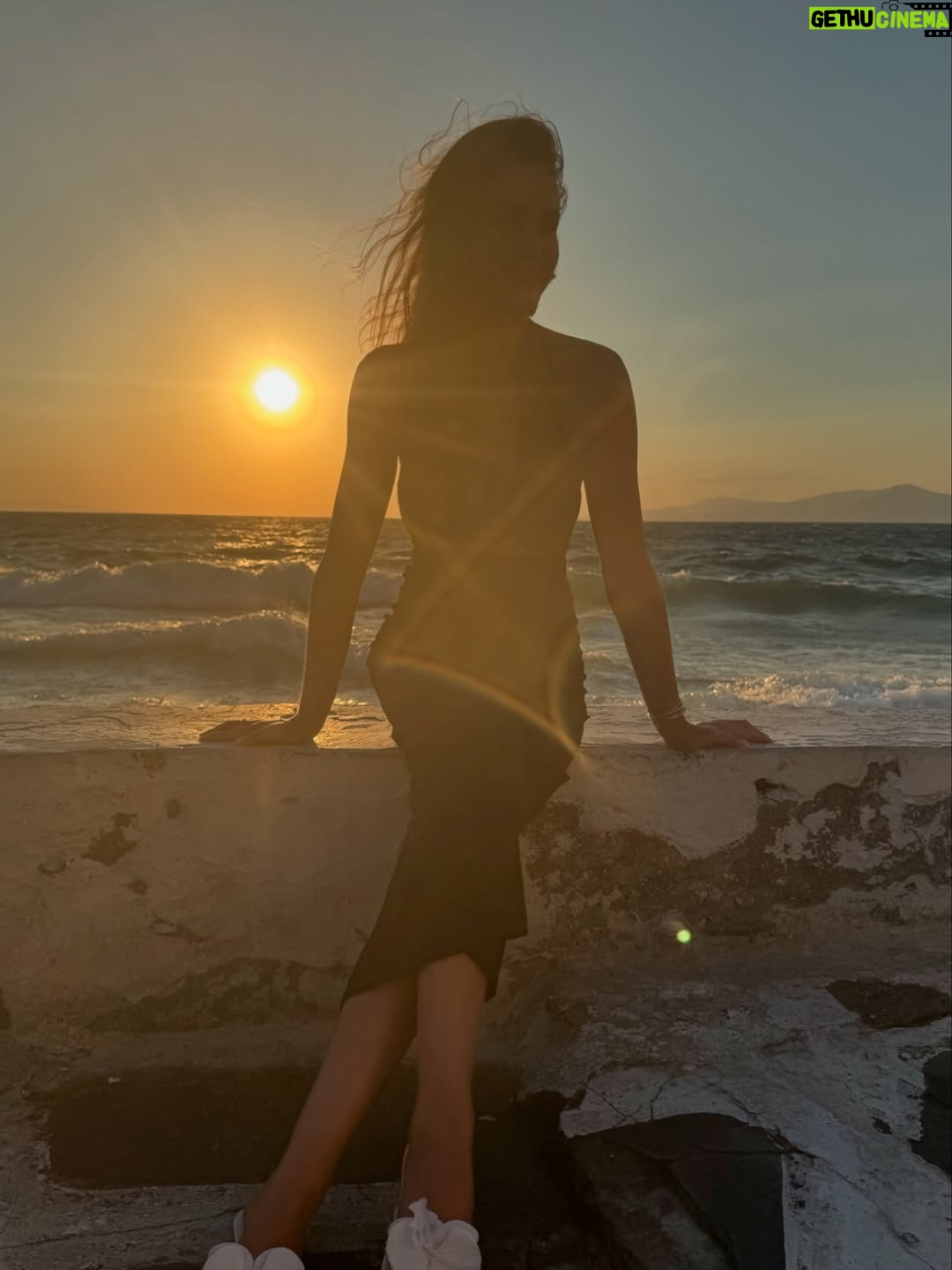 Elisa Bachir Bey - 697 Likes - August recap ☀️ 🇬🇷 and 🇫🇷 Mes personnes préférées, la mer et le dessert que j’aimerais manger tous les jours 💋
