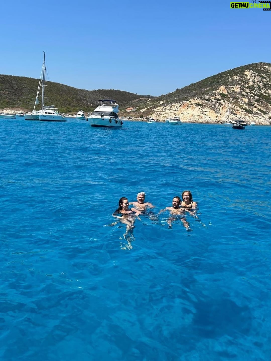 Elisa Bachir Bey - 697 Likes - August recap ☀️ 🇬🇷 and 🇫🇷 Mes personnes préférées, la mer et le dessert que j’aimerais manger tous les jours 💋