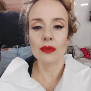 Elisa Di Eusanio Instagram - Adoro vedere nascere i personaggi su di me
Che trucco !!! @alemuah ❤️🎬
@karascio_consulenzeartistiche
