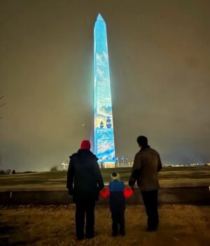 Elise Stefanik Instagram - What an incredible way to kick off #America250 @america250 @250_freedom with the stunning and awe-inspiring light display at the Washington Monument. We made a special quick trip to DC with Sam to view this once in a lifetime exhibit and to thank our National Park Service public servants and special events personnel for their extraordinary work to honor our nation’s semiquincentennial birthday!  Special thanks to @dougburgum @secretaryburgum @_megansmall 🇺🇸🎂 cc: @mandamatthew
