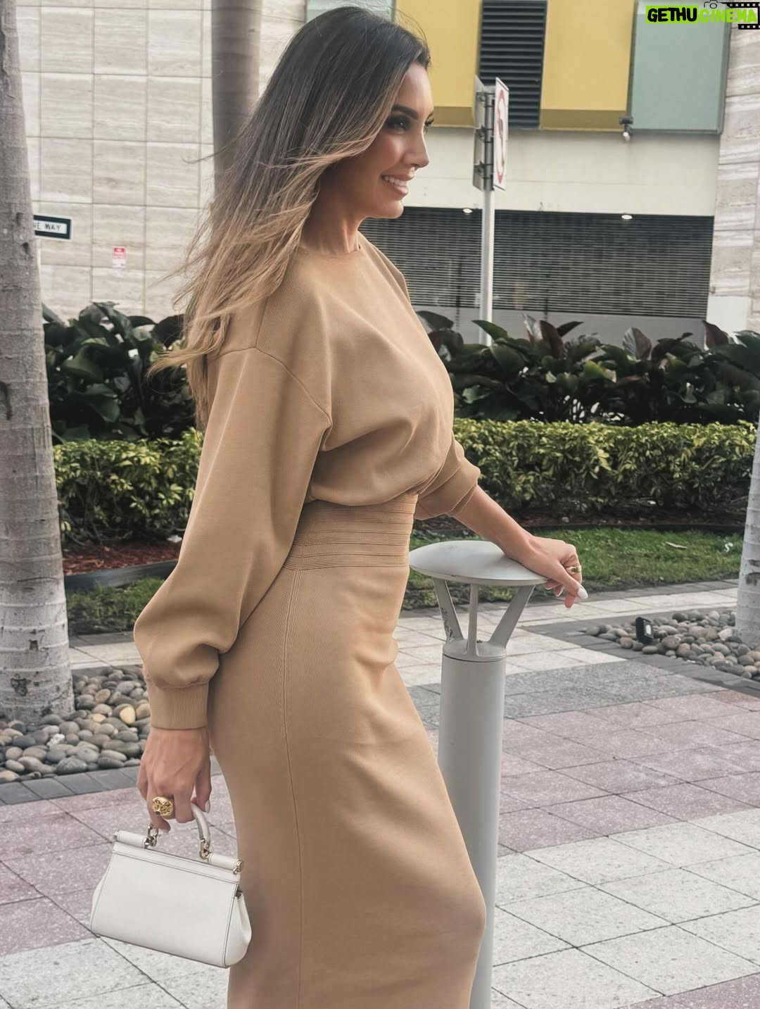Elizabeth Gutiérrez - 89K Likes - Always forward…💫

Sin Prisa…pero sin pausa…🙏🏻