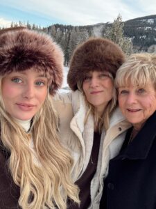 Actress Ellery Sprayberry HD Photos and Wallpapers December 2025