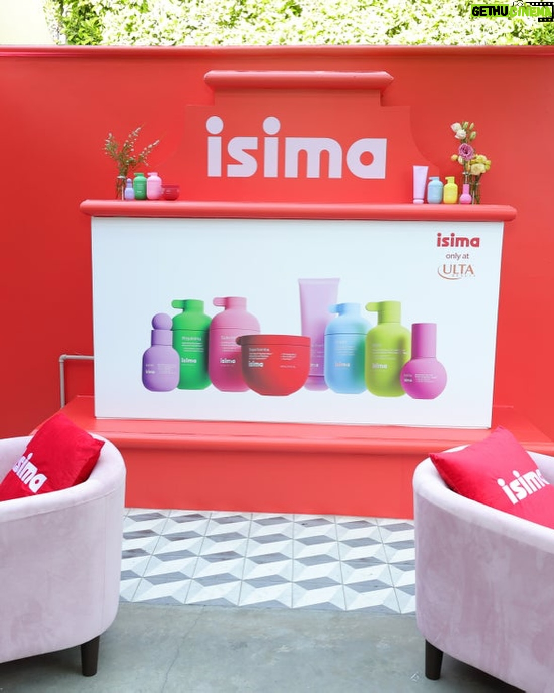 Elnaz Golrokh - 317.5K Likes - Sooo @shakira launched @isima and yes… I’m 100% trying every single product 💆‍♀️💕 @ultabeauty