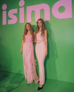 Elnaz Golrokh Instagram - Sooo @shakira launched @isima and yes… I’m 100% trying every single product 💆‍♀️💕 @ultabeauty
