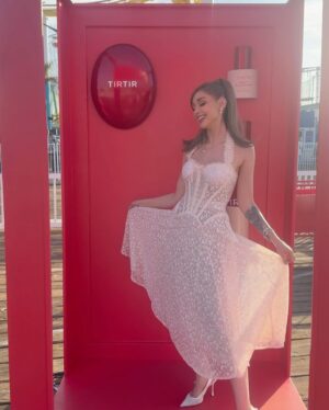 Elnaz Golrokh Instagram - Truck tour, beauty launch, and the Sweet team  thank you @tirtir_global ❤️🫶🏻!! Obsessed with this launch 🫶 TIRTIR at @ultabeauty