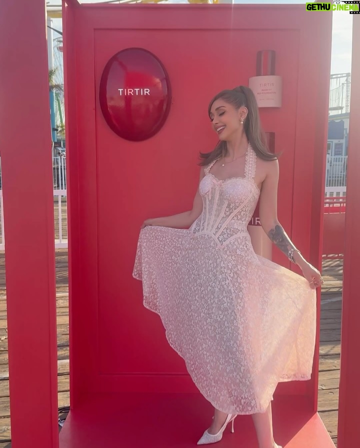 Elnaz Golrokh - 158.3K Likes - Truck tour, beauty launch, and the Sweet team  thank you @tirtir_global ❤️🫶🏻!! Obsessed with this launch 🫶 TIRTIR at @ultabeauty