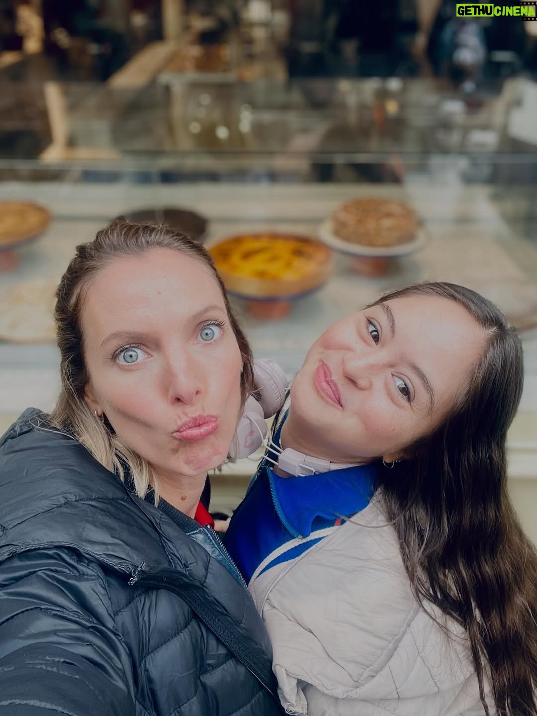 Élodie Varlet - 5.3K Likes - Clap de Fin pour #josephineangegardien « le nuage doré »
Merci pour le love & la tendresse de ce tournage 💛

Merci @mimiemathyperso quel honneur & bonheur d’être ta cliente ✨😉🫶
Merci mes partners adorés @mayane_sarah_ @francksemoninofficiel @bertrand_nadler 🌟
Merci @loumagnan et son équipe fidèle, quel plaisir !

Merci @demdproductions @tf1 pour la confiance 🙌
@laurachemouny @sebastien.pavard @cyhauguel @anne_didier
& merci @arianezantain @adeline.laffitte ✍️