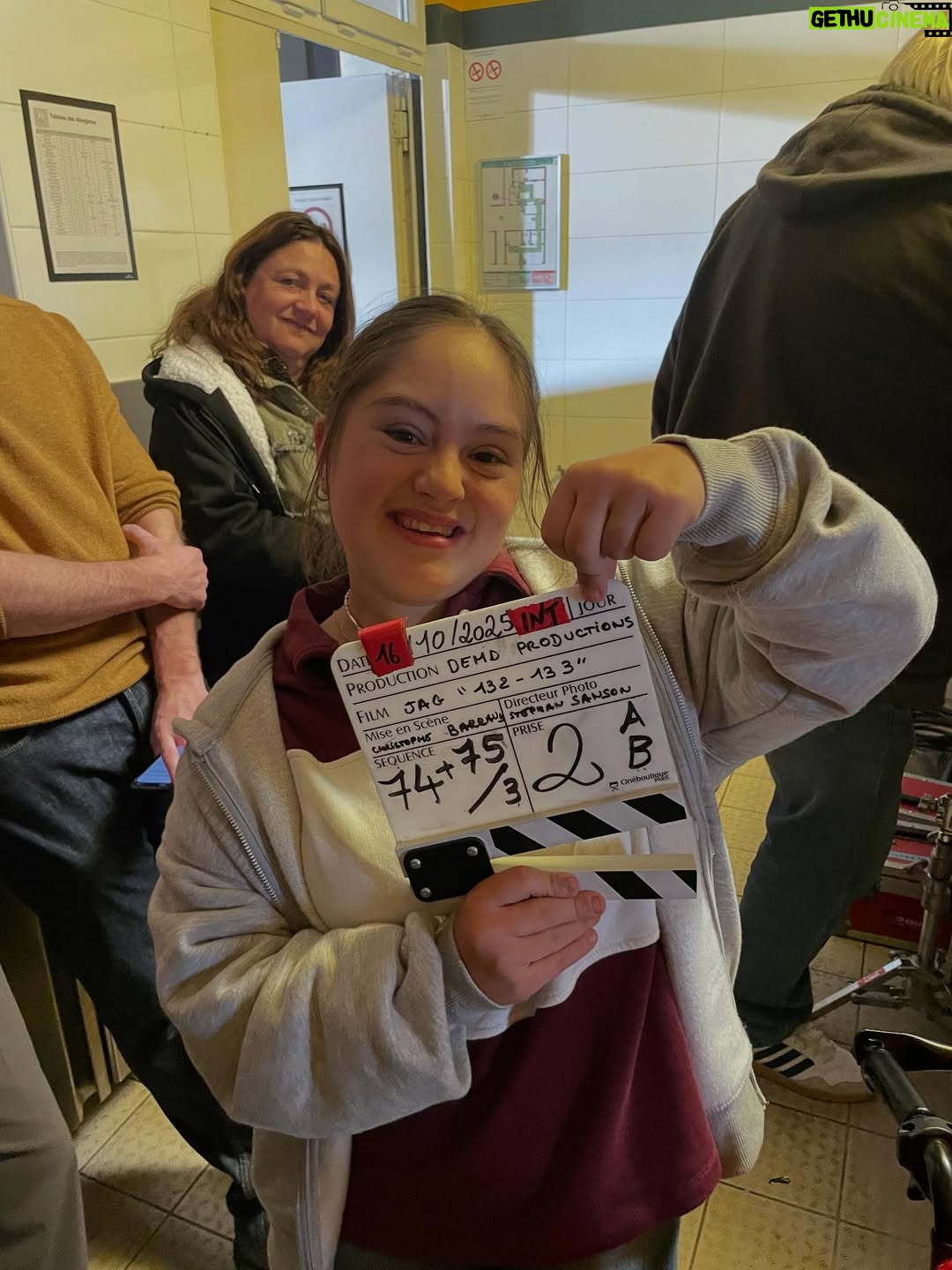 Élodie Varlet - 5.3K Likes - Clap de Fin pour #josephineangegardien « le nuage doré »
Merci pour le love & la tendresse de ce tournage 💛

Merci @mimiemathyperso quel honneur & bonheur d’être ta cliente ✨😉🫶
Merci mes partners adorés @mayane_sarah_ @francksemoninofficiel @bertrand_nadler 🌟
Merci @loumagnan et son équipe fidèle, quel plaisir !

Merci @demdproductions @tf1 pour la confiance 🙌
@laurachemouny @sebastien.pavard @cyhauguel @anne_didier
& merci @arianezantain @adeline.laffitte ✍️