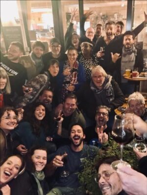Élodie Varlet Instagram - Clap de Fin pour #josephineangegardien « le nuage doré »
Merci pour le love & la tendresse de ce tournage 💛

Merci @mimiemathyperso quel honneur & bonheur d’être ta cliente ✨😉🫶
Merci mes partners adorés @mayane_sarah_ @francksemoninofficiel @bertrand_nadler 🌟
Merci @loumagnan et son équipe fidèle, quel plaisir !

Merci @demdproductions @tf1 pour la confiance 🙌
@laurachemouny @sebastien.pavard @cyhauguel @anne_didier
& merci @arianezantain @adeline.laffitte ✍️