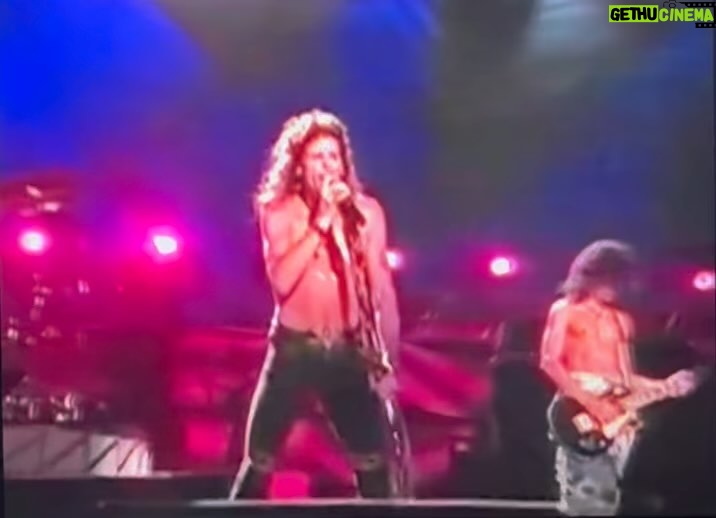 Elsa Lunghini - 2.4K Likes - Je me suis réveillée avec Aerosmith ♥️♥️
.
.
#backtowork