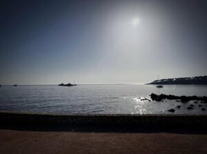 Elsa Lunghini Instagram - Un peu de clarté avant la nuit…
.
.
#sud #mediterranee