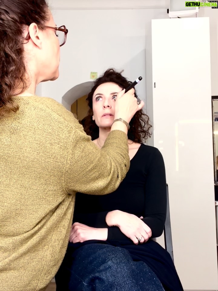 Elsa Lunghini - 3 Likes - « Deux femmes dans la fleur de l’âge »
Avec dans le rôle principal @stephaniehassanmakeupartist 🙏
.
.
#itc 
#icitoutcommence 
#sérietv
#cinemamuet