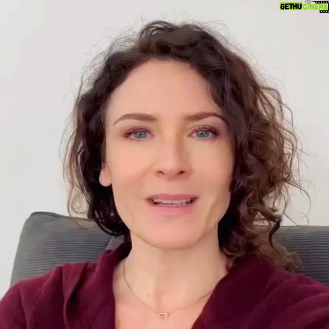 Elsa Lunghini - 6.3K Likes - Merci de soutenir l’association @bvfr_charity qui offre une part de bonheur aux enfants hospitalisés 
🤍

#Repost @niko_las_godet
・・・
Tous les jours dans " ici tout commence " pour son rôle de Clotilde ARMAND, et pour les plus nostalgiques de cette magnifique periode des années 80 où sa voix nous disais " t'en vas pas " ,mille mercis à @elsalunghiniofficiel pour sa disponibilité incroyable et son message de soutien de nos actions. @bvfr_charity c' est des barbus qui œuvrent à améliorer le quotidien des gamins hospitalisés.  Sans votre soutien, nos actions ne peuvent pas être à la hauteur de la force de ses enfants qui , à l'hôpital ,se battent contre la maladie.  Prenez soins de vous et des autres
.
.
#association #enfants #🙏