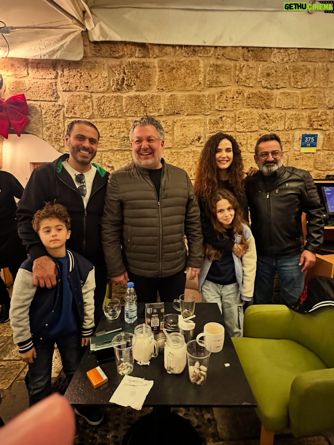 Elsa Zgheib - 2.6K Likes - Christmas = family gathering and friends ❤️

#elsazgheib #christmas #friendsandfamily