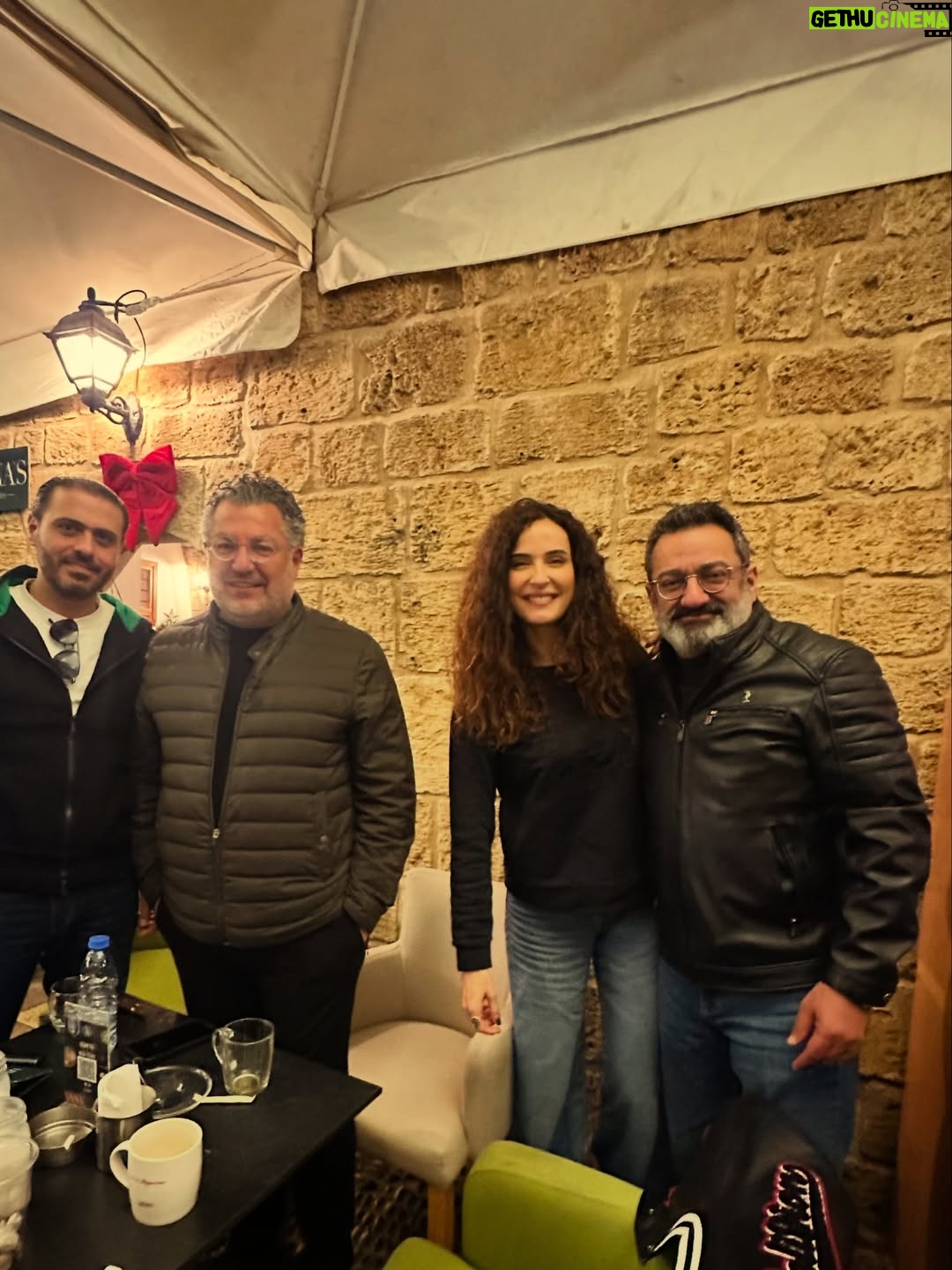 Elsa Zgheib - 2.6K Likes - Christmas = family gathering and friends ❤️

#elsazgheib #christmas #friendsandfamily