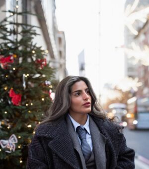 Eman Faisal Instagram - يارب سنة سعيدة ومُختلفة ومُتجددة لي🕯️🎈
Another Candle To Blo
