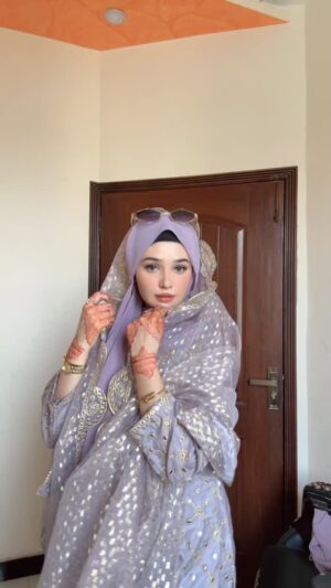 Eman Shehzadi Instagram - Dress From @miss_.mrs 

.
.
.
#eman#emanshehzadi #insta #instareel #hijabigirl