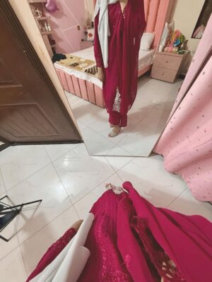 Eman Shehzadi Instagram - 🫣♥️ 

.
.
.
#eman #emanshehzadi #insta #instapost #hijabigirl