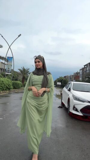 Eman Shehzadi Instagram - 😫🤌🏻🌸✨ 

.
.
.
#eman #emanshehzadi #insta #instareel #hijabigirl