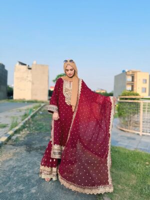 Eman Shehzadi Instagram - Eid Mubarak ❤️😮‍💨 

.
.
.
#eman #emanahehzadi #insta #instareel #hijabigirl