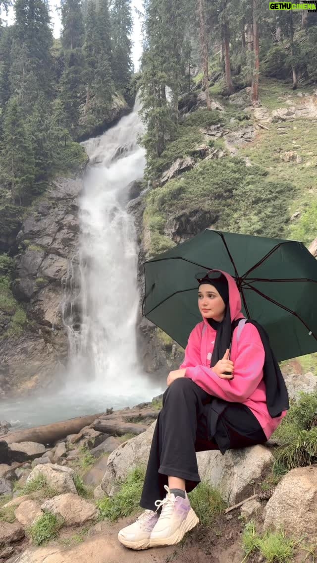 Eman Shehzadi - 18.5K Likes - ❤️‍🩹🌚 

.
.
.
#eman #emanshehzadi #insta #instareel #hijabigirl
